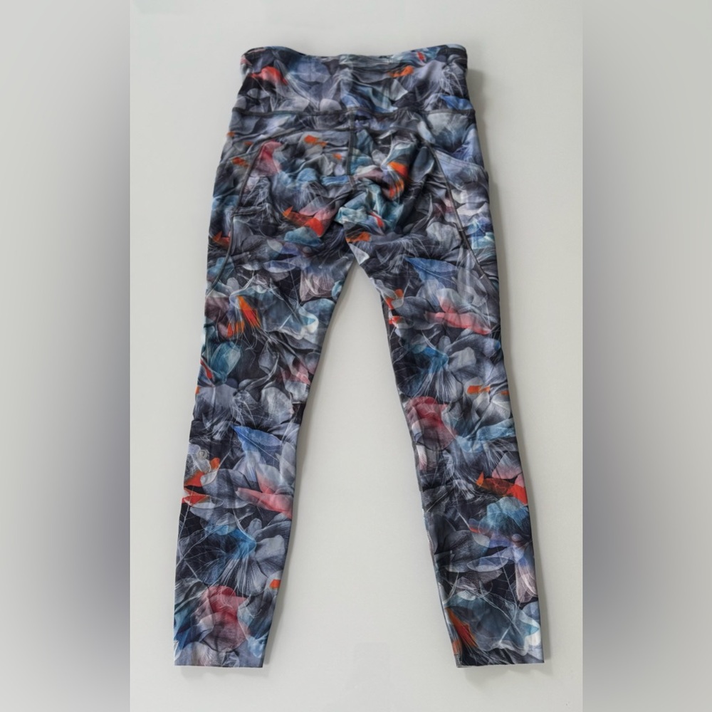 Lululemon High-Rise Printed Leggings – Size 6 - Picture 2 of 7